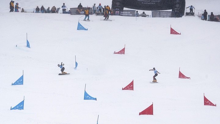 Названы победители в параллельном гигантском слаломе на ЧР по сноуборду