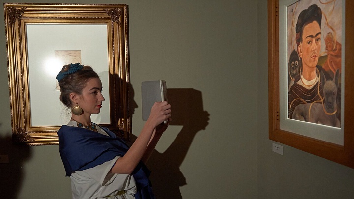 Картина Фриды Кало установила ценовой рекорд для женщин-художниц